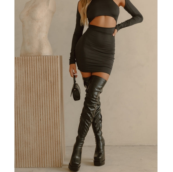 𝙇𝙖𝙨𝙩 8.5, 9 & 10🖤🎥HIGH STANDARDS OVER THE KNEE BOOT - BLACK - Picture 10 of 15